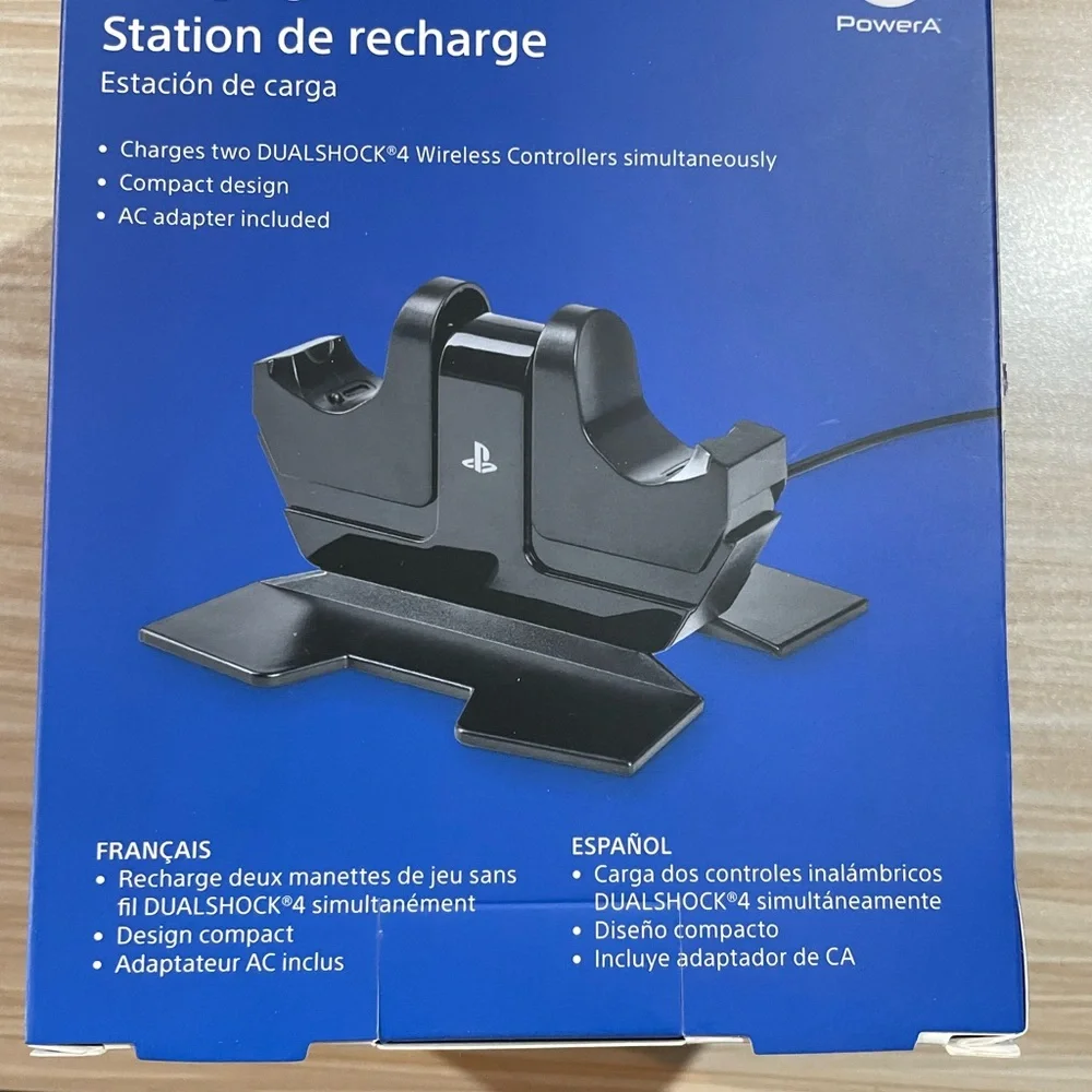 Powers charging station Xbox4